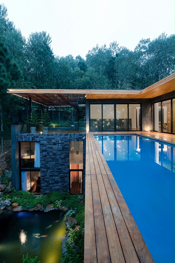 Teak-House-–-A-modern-wooden-house-design-interplay-between-culture-and-environment-25 (1)