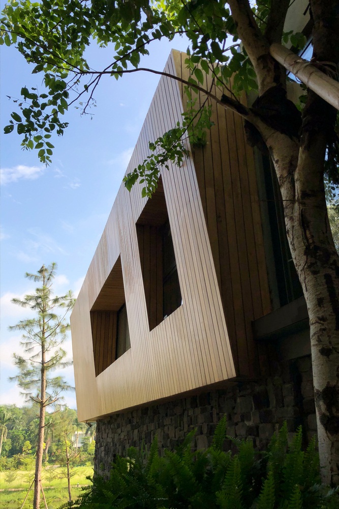 Teak-House-–-A-modern-wooden-house-design-interplay-between-culture-and-environment-23
